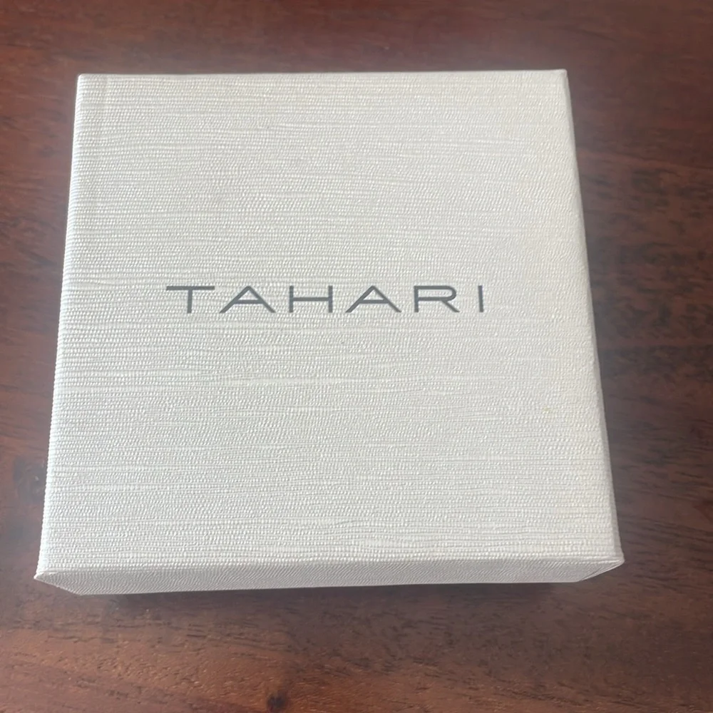 Tahari White faux Pearl bracelet earring Circle Rhinestone Earrings Gift Set New
